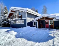 Luxury Home in Town, Hot Tub, Movie Theater, Large Fenced In Yard ⛰ - 4-Star