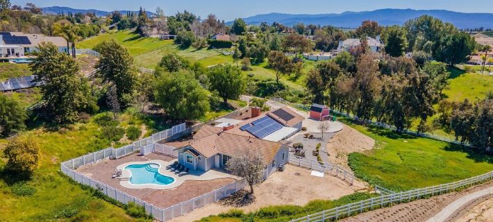 GREAT LOCATION! CLOSE TO PELTZER, LORIMAR, FAULKNER, LONG SHADOW WINERIES! Hoteles en Temecula