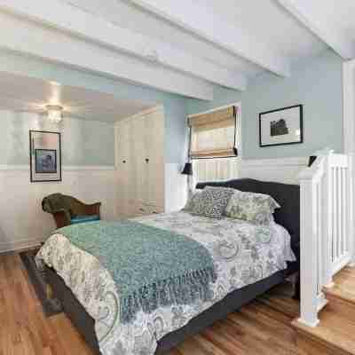 Best Beach Location in Santa Monica! Our Summer Stretches Through Fall! Rooms