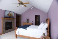 Lake Front House with Pool and Hot Tub and Game Room