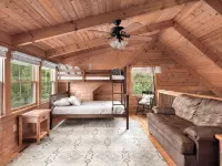 Shenandoah Mountain Majesty Log Cabin on 15 Acres - Hot Tub-1GB Fiber Internet Hotels in Greene County
