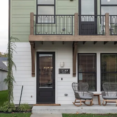 New Construction! 1 Block from Downtown