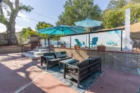Winemakers Home🍷 Mid-Century Modern😎Pool⛱Walk to Downtown Paso!
