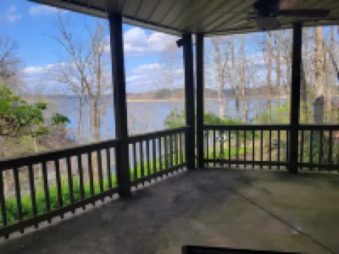 Family Vaca walk path to Barren River Lake. Kayak/Canoes/dock