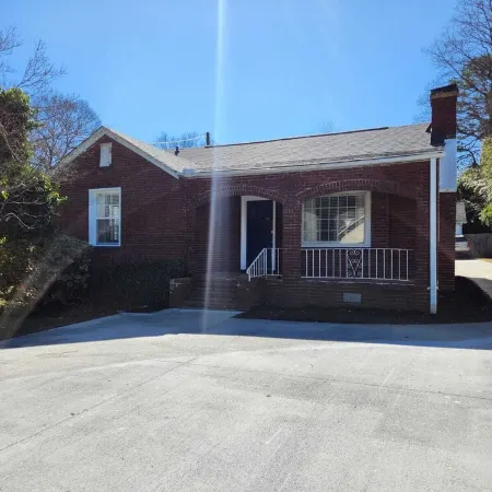 Lucky 13 Retreat – Cozy 2BR Getaway Near Downtown Greenville!