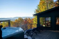 5000sf Designer Mountaintop Retreat, Panoramic Views, Hot Tub, Peaceful Luxury