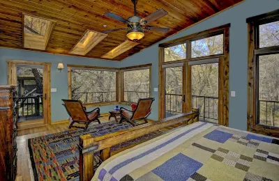 Creekfront Luxury Nestled in Oak Creek Cyn, Sedona (Pet Friendly) Hotels near Call of the Canyon Picnic Site