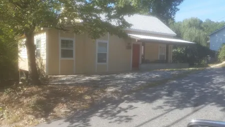 Small Town Charm Tryon North Carolina Отели в г. Трион