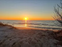 Updated Open Concept Beach House. 1.5 Blocks to Bay Beach and Harpoon’s!