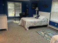 Wequaquet Lake Dream with Private Dock, See Our Video! Hotels in Centerville