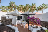 Bahia Calma Beach Hotels near Oasis Wildlife Fuerteventura
