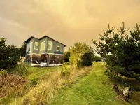 Sunsets, Ocean Views + Beach Path! Hotels in Grayland