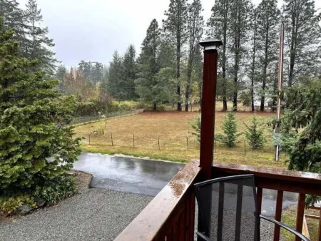 Happy Valley Studio - Peaceful rest in nature, just 5 minutes from downtown!