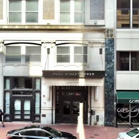 Downtown 2 bedroom Oasis with free parking