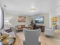 Beautiful & Comfortable Home in Central Point Hotels in Central Point