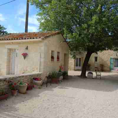 Uzès: "L'Olivier" Apartment in a Country House, 10 Minutes on Foot from downtown—July Discount Hotel Exterior