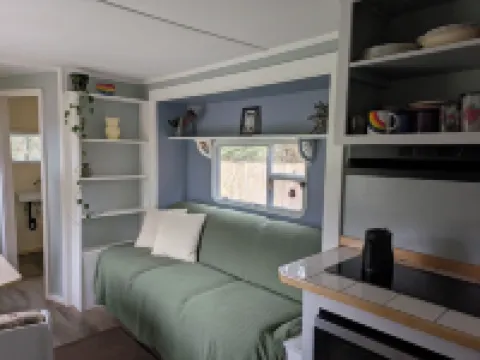 Cozy Tiny Home in Charming Bristol VT, Close to Major Ski Areas Free Ski Voucher