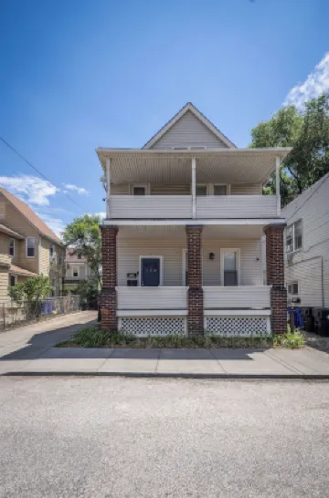 NEW! Mid-Century Modern Retreat in Little Italy near CWRU and Cleveland Clinic