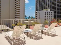 Ewa Hotel Waikiki Hotels near Waikīkī Shell