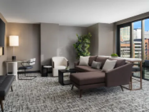 テンポ バイ ヒルトン レイリー ダウンタウン ローリーのホテル