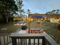 Beach, dining nearby, close to airports. Book now!