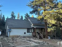 Escape to cozy Cotopaxi cabin, just a quick drive away from Arkansas River