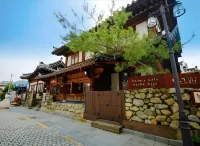 Hanok Soogbag Yeppeuda