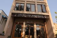 Clarks Inn Express, Dehradun Hotel in zona Sai Darbar Temple