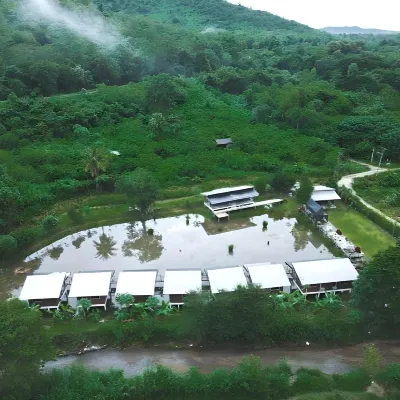 Mtt Resort Hotel berhampiran Air Terjun Mae Klang