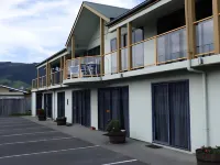 Gladstone Motel Hotels in 