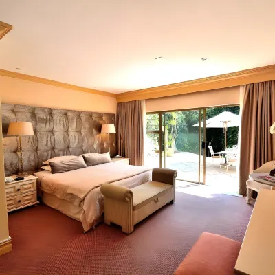 Summerview Boutique Hotel & Conference Отели рядом с достопримечательностью «Торговый центр Northgate»
