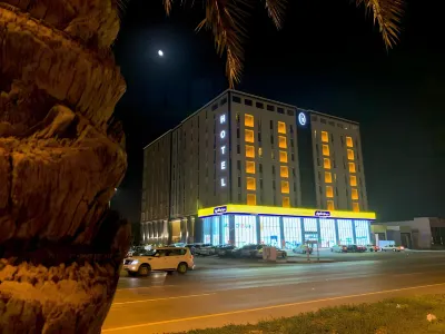 Holiday Al Khaleej Hotel Hotels near Jazirat Sulayfih