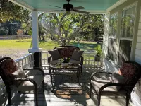 Charming 2-Bedroom Farmhouse in Walterboro-Pet Friendly, Lots of Outdoor Space