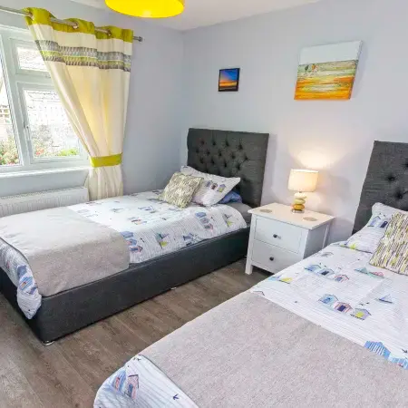 Sandbanks Sleeps 4 | Beach Pass & 1 Dog