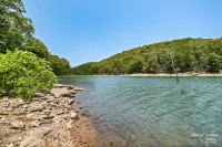Stylish Lakefront Home on Beaver Lake in Beautiful Northwest Arkansas!