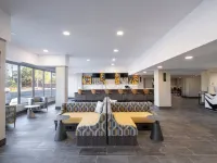 DoubleTree by Hilton Livermore - parking