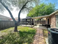 Elegant 3-bedroom house in awesome San Antonio with WiFi and garage for parking. Hotels near Mosaic Church SA