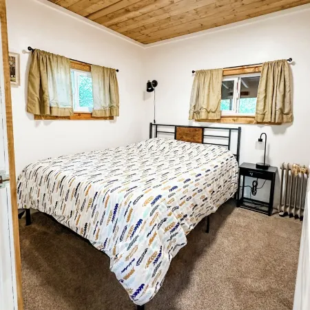 Croll Cabins-Brock Hillside -#3 at Vallecito Lake.  Secluded, newly remodeled!