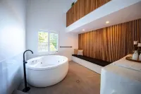 شيمز سبا ريتريت فنادق في Ocean Beach