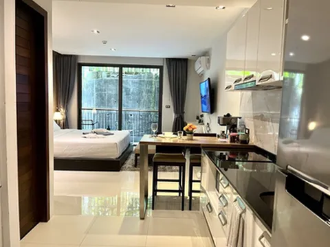 รูปภาพของ211 - Emerald Patong Hill Cozy Studio with Nice Pool and Garden