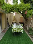 Apartment with patio, in a quiet area, very close to the monuments of the city.