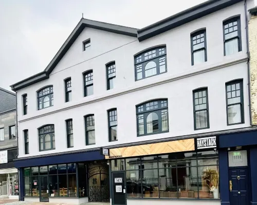 Howfield Hotel Hotels in Town