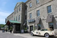 Stone Mill Inn Hotels near Jack Gatecliff Arena