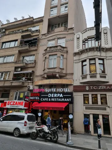 德爾帕套房酒店