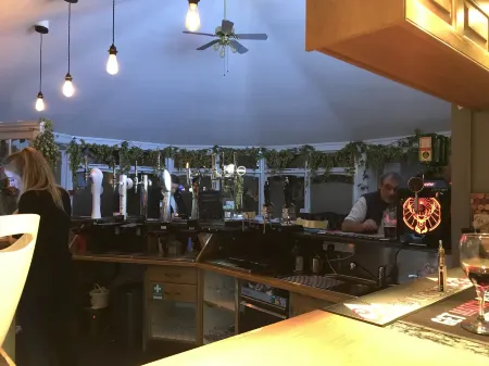 Drapers Hotel Отели в г. Госфилд