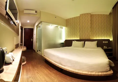 M Premiere Hotel
