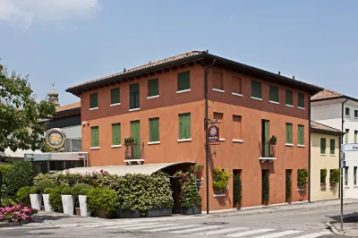 Hotel Locanda Al Sole Các khách sạn gần Mura di Cittadella e Camminamento di Ronda
