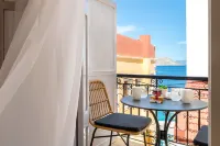 Marika's Deluxe Rooms - Sea View