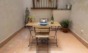 Casa Portus Gaditanus s XVIII Patio Andaluz