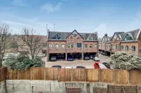 Deluxe Harrow Wembley Apartment Hotels near Harrow School